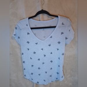 Butterfly short sleeve Vneck shirt